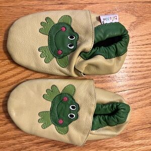 Bibi and Mimi Leather Crib Shoes/Booties - Size 6-12 months Green Frog